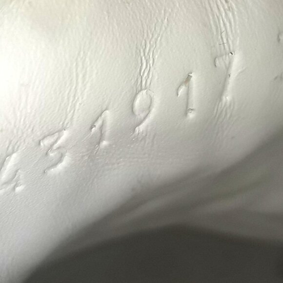 Rare GUCCI Ace floral LOGO sneakers--excellent condition - Picture 9 of 15